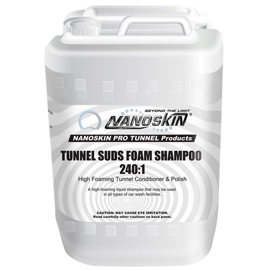 •Economical Use at dilutions up to 240 : 1<br>•Powerful Penetrates and loosens road soil. <br>•Lubricates High quality foam provides lubricity to ensure maximum cloth life. <br>•Free-rinsing Rinses freely and completely to help prevent streaking. <br>•Hard Water Tolerant Fortified with water softening ingredients for use in hard water applications.